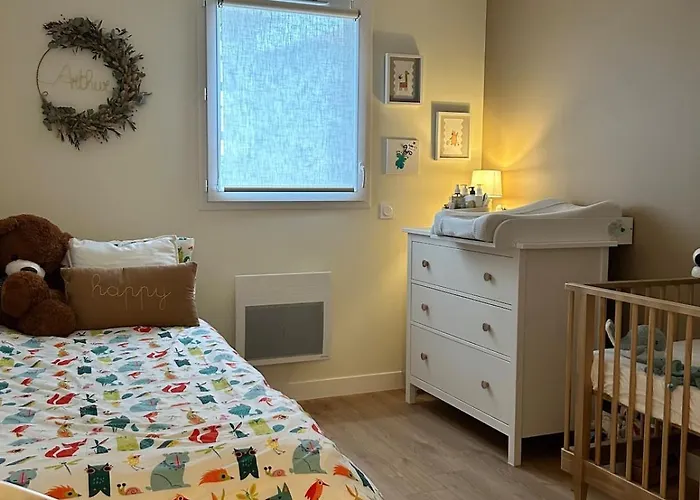 T3 De Gamme Proche - Climatisation, Terrasse, Jardin & Parking Gratuit